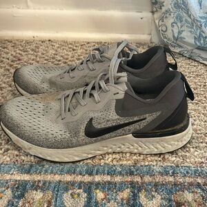 Ladies Nike odyssey react tennis shoes